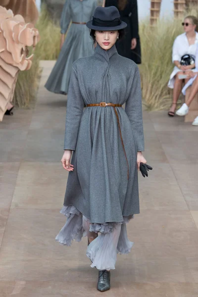 Look 11